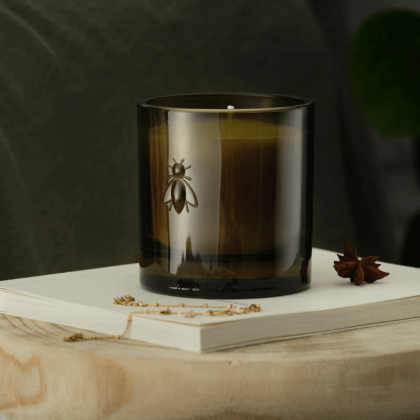 Bougie en verre Abeille - Envolée dans le verger - La Rochère