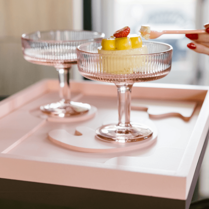 Coupe à dessert en verre strié rose Alice - La Rochère